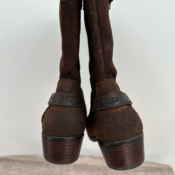 UGG girls brown leather Sherpa lining gorpcore warm boot. Girl 2 - Picture 8 of 13